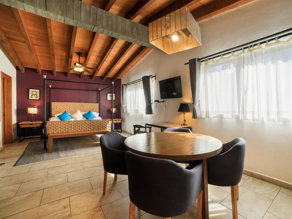 Hotel Amate Del Rio マリナルコ エクステリア 写真